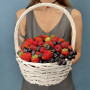 Набор свежих ягод в корзине 1500гр фото 3